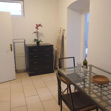Spacious Apartment Near The Center Виена Екстериор снимка